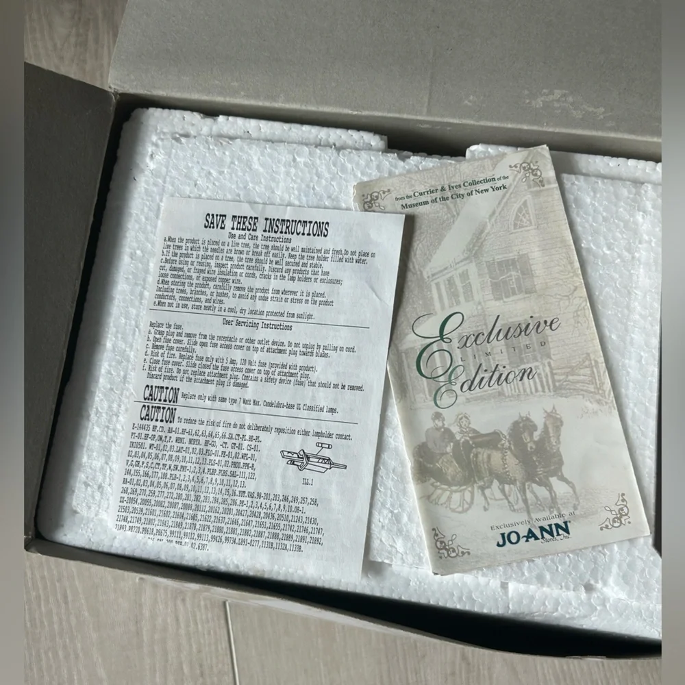 unused vintage Jo Ann’s Christmas village house - Picture 5 of 9